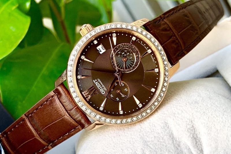 خرید ساعت مچی زنانه اورینت Contemporary مدل RA-AK0005Y00C به چه کسانی پیشنهاد می‌شود؟