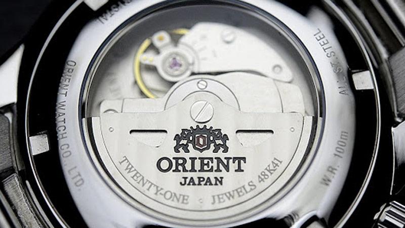 ساعت مردانه‌ی اسپرت اورینت Orient مدل SDH01002B0 مناسب چه افرادی است؟